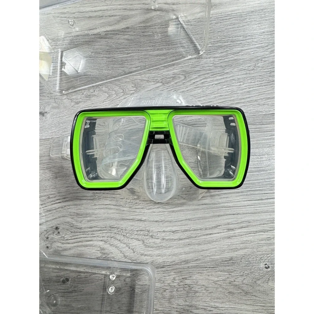 Ventura SeaQuest Vision Diving Snorkeling Goggles Tempered Black Green Case